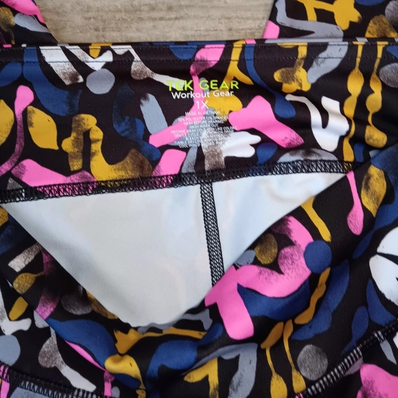 Tek Gear Multicolor Capri Pocket Leggings - Picture 7 of 7